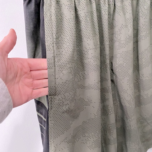 Men’s Under Armour athletic shorts sz.S - Picture 2 of 7